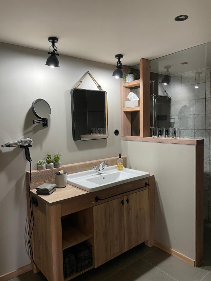 Lark Apartment